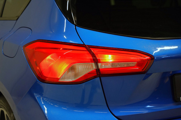 Ford Focus 1.0 EcoBoost ST Line Business | Panoramadak | Bang & Olufsen | Head-Up Display | Stoelverwarming | Keyless | Elektrische Stoel | Cruise Control | LED | Parkeersensoren