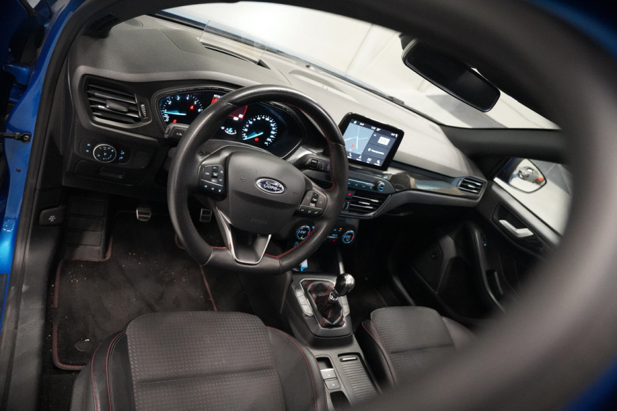 Ford Focus 1.0 EcoBoost ST Line Business | Panoramadak | Bang & Olufsen | Head-Up Display | Stoelverwarming | Keyless | Elektrische Stoel | Cruise Control | LED | Parkeersensoren