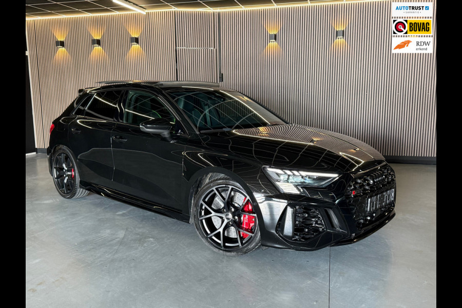 Audi 2.5 TFSI RS3 quattro 2.5 TFSI RS3 quattro HULK|KERAMISCH|PPF|PANO|Hud|B&O