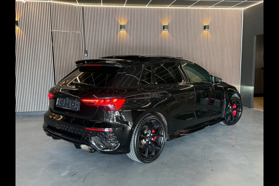 Audi 2.5 TFSI RS3 quattro 2.5 TFSI RS3 quattro HULK|KERAMISCH|PPF|PANO|Hud|B&O