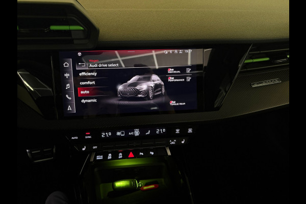 Audi 2.5 TFSI RS3 quattro 2.5 TFSI RS3 quattro HULK|KERAMISCH|PPF|PANO|Hud|B&O