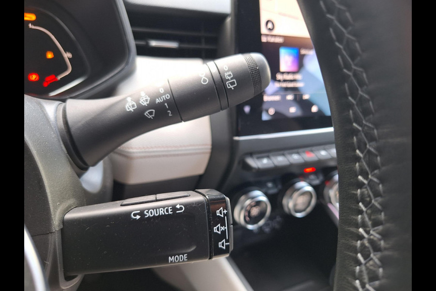 Renault Clio 1.6 E-Tech Hybrid 140 Initiale Paris | HEV | Leder | Blindspot | 360 Cam | stuur/stoel verwarming |