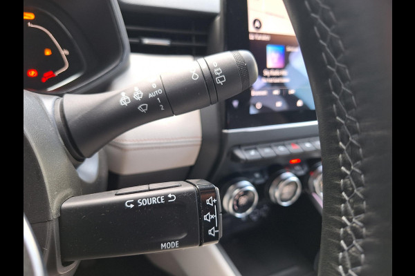 Renault Clio 1.6 E-Tech Hybrid 140 Initiale Paris | HEV | Leder | Blindspot | 360 Cam | stuur/stoel verwarming |
