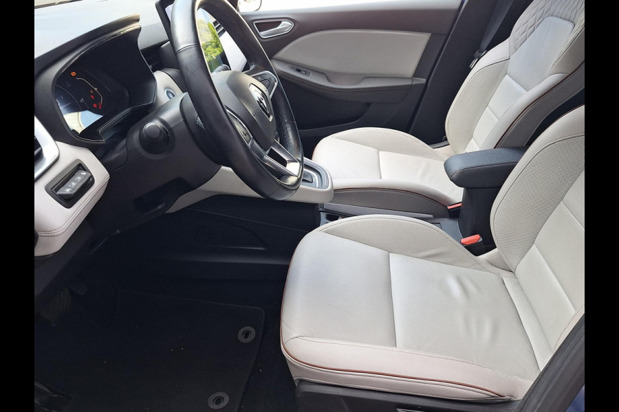 Renault Clio 1.6 E-Tech Hybrid 140 Initiale Paris | HEV | Leder | Blindspot | 360 Cam | stuur/stoel verwarming |