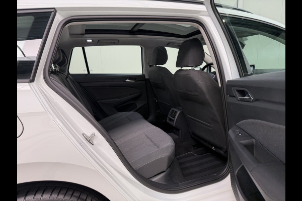Volkswagen Golf Variant 1.5 eTSI 150pk DSG Style | Pano dak