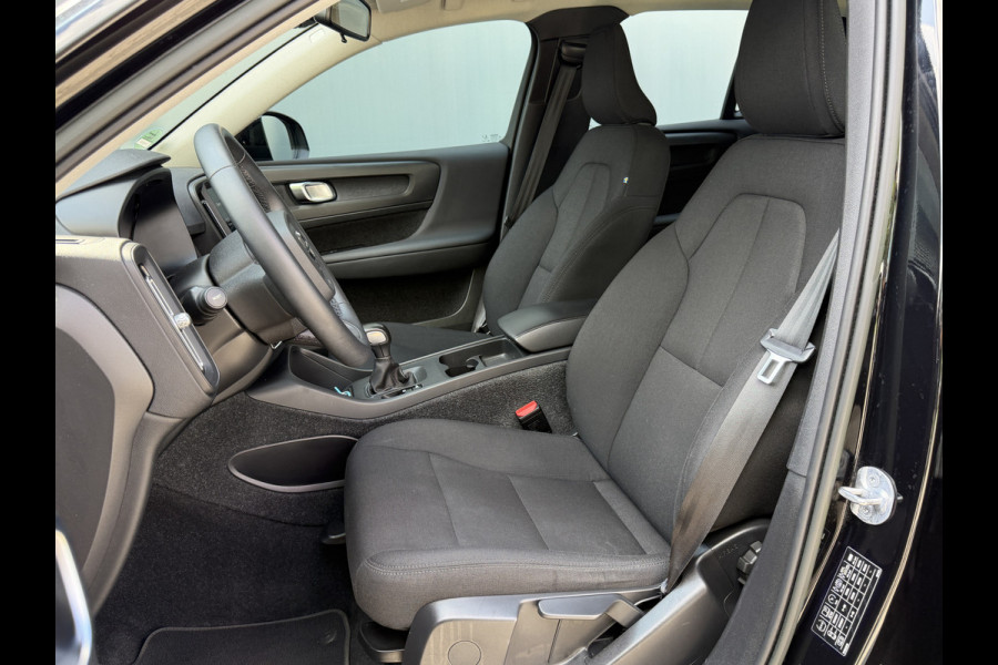 Volvo XC40 BWJ 2022 | 1.5 130PK T2 Momentum Core | TREKHAAK | CAMERA A | CLIMA | NAVI | PDC | CARPLAY |