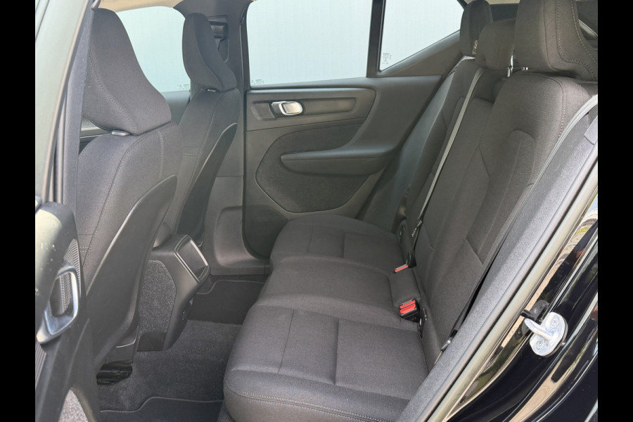 Volvo XC40 BWJ 2022 | 1.5 130PK T2 Momentum Core | TREKHAAK | CAMERA A | CLIMA | NAVI | PDC | CARPLAY |