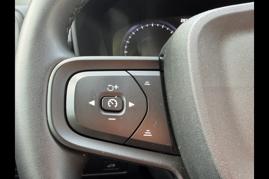 Volvo XC40 BWJ 2022 | 1.5 130PK T2 Momentum Core | TREKHAAK | CAMERA A | CLIMA | NAVI | PDC | CARPLAY |