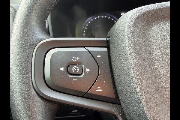 Volvo XC40 BWJ 2022 | 1.5 130PK T2 Momentum Core | TREKHAAK | CAMERA A | CLIMA | NAVI | PDC | CARPLAY |