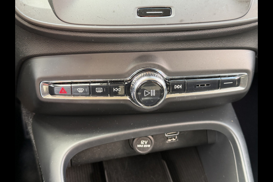 Volvo XC40 BWJ 2022 | 1.5 130PK T2 Momentum Core | TREKHAAK | CAMERA A | CLIMA | NAVI | PDC | CARPLAY |