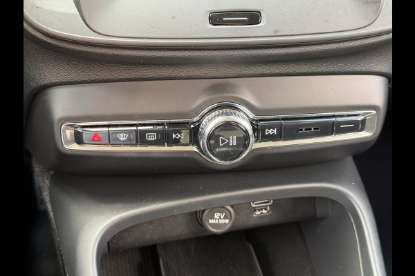 Volvo XC40 BWJ 2022 | 1.5 130PK T2 Momentum Core | TREKHAAK | CAMERA A | CLIMA | NAVI | PDC | CARPLAY |