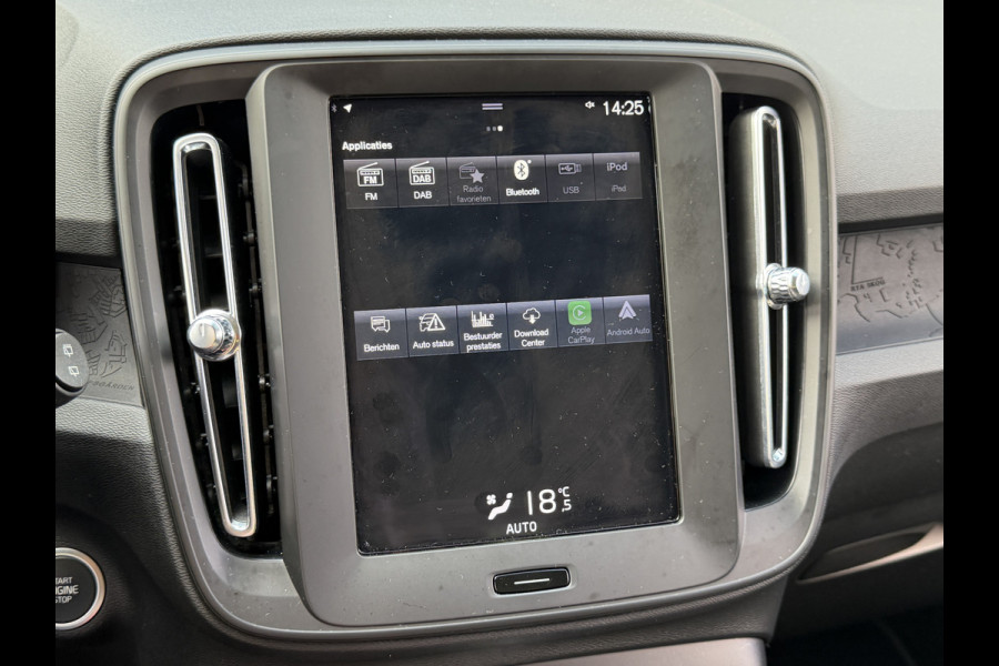 Volvo XC40 BWJ 2022 | 1.5 130PK T2 Momentum Core | TREKHAAK | CAMERA A | CLIMA | NAVI | PDC | CARPLAY |