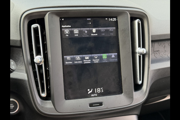 Volvo XC40 BWJ 2022 | 1.5 130PK T2 Momentum Core | TREKHAAK | CAMERA A | CLIMA | NAVI | PDC | CARPLAY |