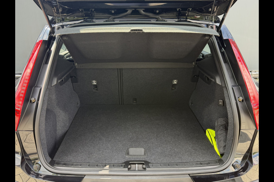 Volvo XC40 BWJ 2022 | 1.5 130PK T2 Momentum Core | TREKHAAK | CAMERA A | CLIMA | NAVI | PDC | CARPLAY |