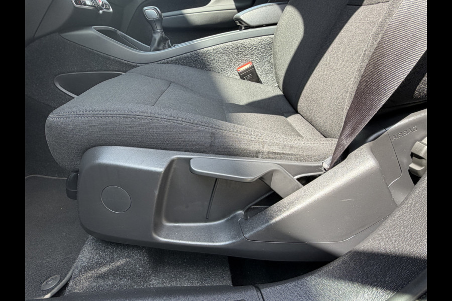 Volvo XC40 BWJ 2022 | 1.5 130PK T2 Momentum Core | TREKHAAK | CAMERA A | CLIMA | NAVI | PDC | CARPLAY |