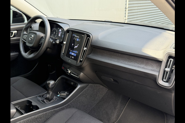 Volvo XC40 BWJ 2022 | 1.5 130PK T2 Momentum Core | TREKHAAK | CAMERA A | CLIMA | NAVI | PDC | CARPLAY |