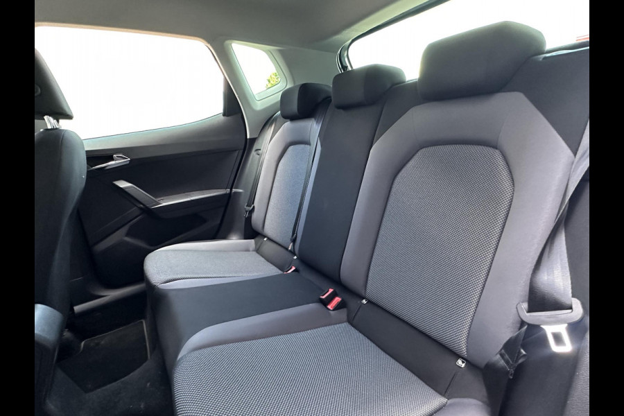 Seat Arona 1.0 TSI Style Business Intense | Trekhaak | Addaptive CC | Climate | Carplay | Navi | Camera |