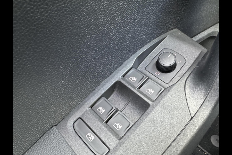 Seat Arona 1.0 TSI Style Business Intense | Trekhaak | Addaptive CC | Climate | Carplay | Navi | Camera |