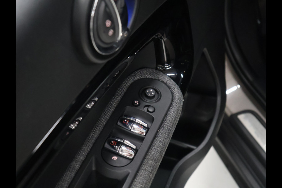 MINI Countryman 1.5 Cooper Business Edition [APPLE CARPLAY, ANDROID, STOELVERWARMING, CRUISE CONTROL, PDC ACHTER,  LED, AUTOMAAT, MULTIFUNCTIONEEL STUURWIEL, BLUETOOTH, NAVIGATIE, NIEUWSTAAT]