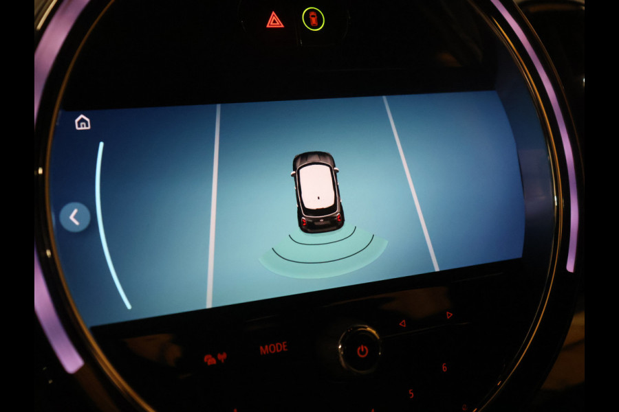 MINI Countryman 1.5 Cooper Business Edition [APPLE CARPLAY, ANDROID, STOELVERWARMING, CRUISE CONTROL, PDC ACHTER,  LED, AUTOMAAT, MULTIFUNCTIONEEL STUURWIEL, BLUETOOTH, NAVIGATIE, NIEUWSTAAT]