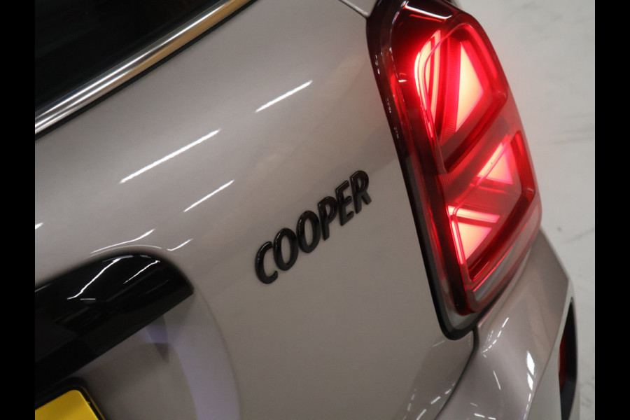 MINI Countryman 1.5 Cooper Business Edition [APPLE CARPLAY, ANDROID, STOELVERWARMING, CRUISE CONTROL, PDC ACHTER,  LED, AUTOMAAT, MULTIFUNCTIONEEL STUURWIEL, BLUETOOTH, NAVIGATIE, NIEUWSTAAT]