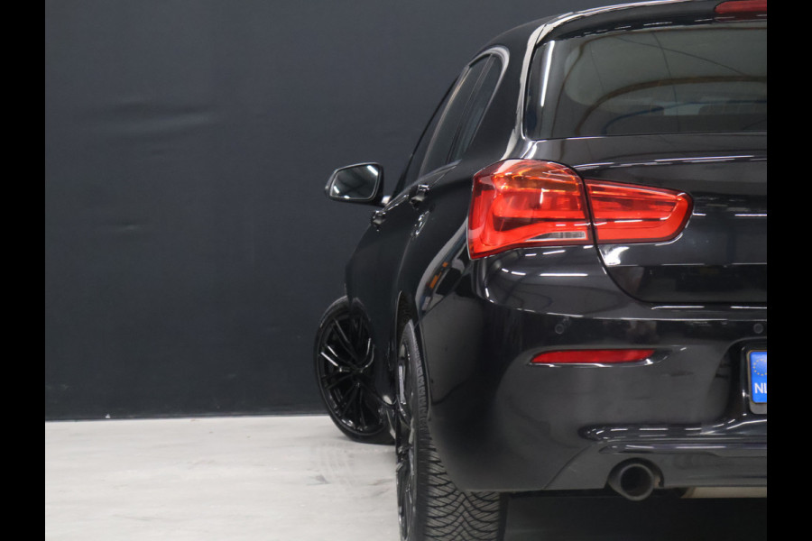 BMW 1-serie 118i M Sport [STOELVERWARMING, TREKHAAK, CRUISE COMTROL, PDC V+A, LED, MULTIFUNCTIONEEL STUURWIEL, NAVIGATIE, BLUETOOTH, 6 BAK, NIEUWSTAAT]