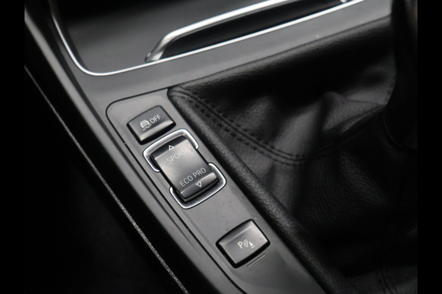 BMW 1-serie 118i M Sport [STOELVERWARMING, TREKHAAK, CRUISE COMTROL, PDC V+A, LED, MULTIFUNCTIONEEL STUURWIEL, NAVIGATIE, BLUETOOTH, 6 BAK, NIEUWSTAAT]