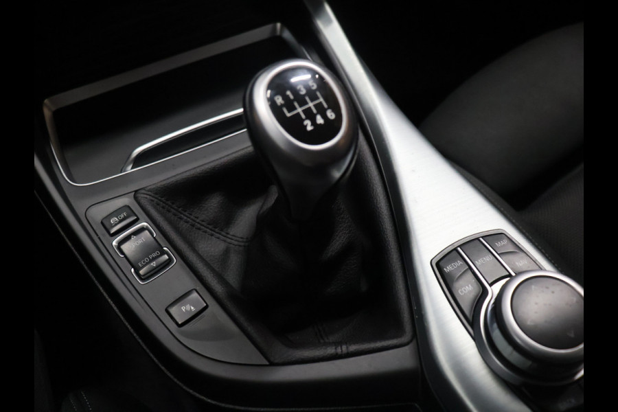 BMW 1-serie 118i M Sport [STOELVERWARMING, TREKHAAK, CRUISE COMTROL, PDC V+A, LED, MULTIFUNCTIONEEL STUURWIEL, NAVIGATIE, BLUETOOTH, 6 BAK, NIEUWSTAAT]