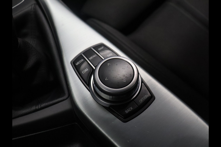 BMW 1-serie 118i M Sport [STOELVERWARMING, TREKHAAK, CRUISE COMTROL, PDC V+A, LED, MULTIFUNCTIONEEL STUURWIEL, NAVIGATIE, BLUETOOTH, 6 BAK, NIEUWSTAAT]