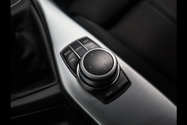BMW 1-serie 118i M Sport [STOELVERWARMING, TREKHAAK, CRUISE COMTROL, PDC V+A, LED, MULTIFUNCTIONEEL STUURWIEL, NAVIGATIE, BLUETOOTH, 6 BAK, NIEUWSTAAT]