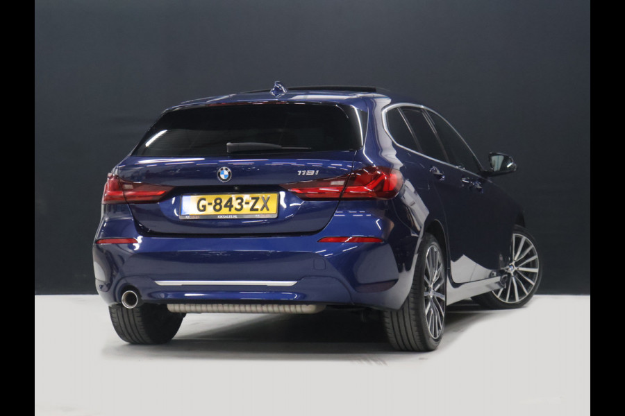 BMW 1-serie 118i M Sport [SCHUIFKANTELDAK, APPLE CARPLAY, ANDROID, ADAPTIVE CRUISE, STOELVERWARMING, SFEERVERLICHTING, CAMERA, PDC V+A, NAVIGATIE, BLUETOOTH, NIEUWSTAAT]