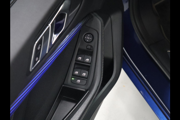BMW 1-serie 118i M Sport [SCHUIFKANTELDAK, APPLE CARPLAY, ANDROID, ADAPTIVE CRUISE, STOELVERWARMING, SFEERVERLICHTING, CAMERA, PDC V+A, NAVIGATIE, BLUETOOTH, NIEUWSTAAT]