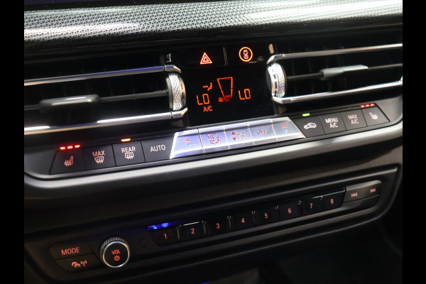 BMW 1-serie 118i M Sport [SCHUIFKANTELDAK, APPLE CARPLAY, ANDROID, ADAPTIVE CRUISE, STOELVERWARMING, SFEERVERLICHTING, CAMERA, PDC V+A, NAVIGATIE, BLUETOOTH, NIEUWSTAAT]