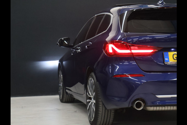 BMW 1-serie 118i M Sport [SCHUIFKANTELDAK, APPLE CARPLAY, ANDROID, ADAPTIVE CRUISE, STOELVERWARMING, SFEERVERLICHTING, CAMERA, PDC V+A, NAVIGATIE, BLUETOOTH, NIEUWSTAAT]