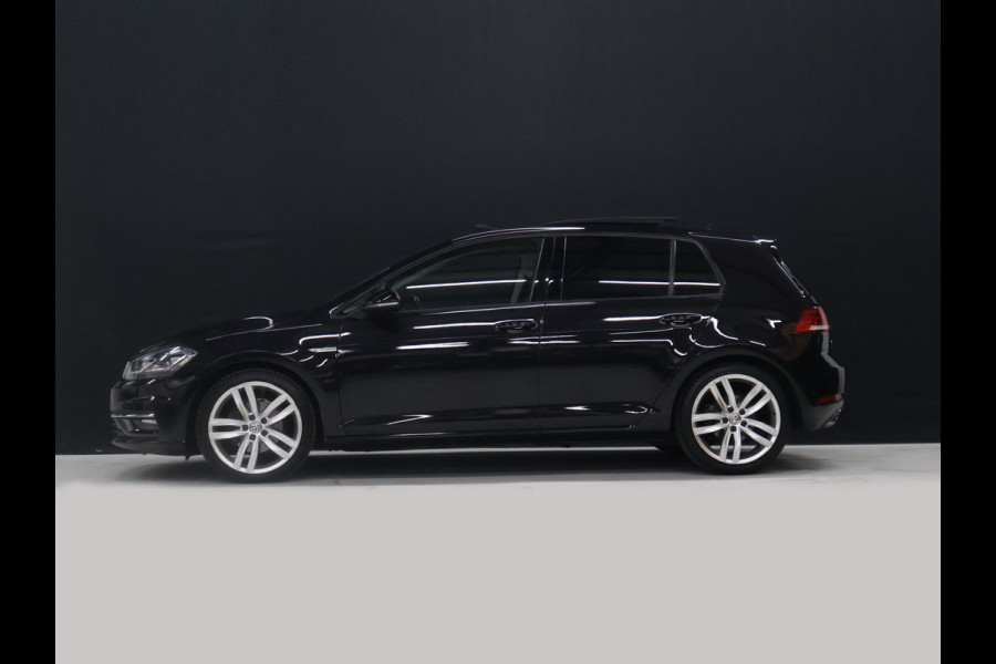 Volkswagen Golf 1.5 TSI Highline [SCHUIFKANTELDAK, APPLE CARPLAY, ANDROID, CAMERA, PDC V+A, ADAPTIVE CRUISE, TREKHAAK, DIGITAL DASH, LED, BLUETOOTH, NAVIGATIE, NIEUWSTAAT]