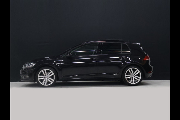 Volkswagen Golf 1.5 TSI Highline [SCHUIFKANTELDAK, APPLE CARPLAY, ANDROID, CAMERA, PDC V+A, ADAPTIVE CRUISE, TREKHAAK, DIGITAL DASH, LED, BLUETOOTH, NAVIGATIE, NIEUWSTAAT]