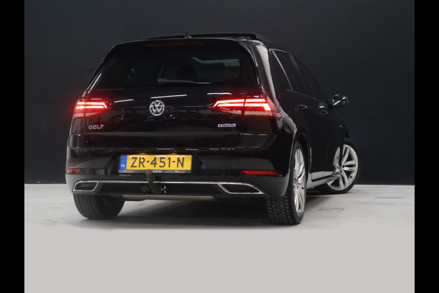 Volkswagen Golf 1.5 TSI Highline [SCHUIFKANTELDAK, APPLE CARPLAY, ANDROID, CAMERA, PDC V+A, ADAPTIVE CRUISE, TREKHAAK, DIGITAL DASH, LED, BLUETOOTH, NAVIGATIE, NIEUWSTAAT]