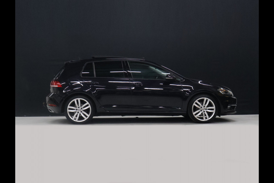 Volkswagen Golf 1.5 TSI Highline [SCHUIFKANTELDAK, APPLE CARPLAY, ANDROID, CAMERA, PDC V+A, ADAPTIVE CRUISE, TREKHAAK, DIGITAL DASH, LED, BLUETOOTH, NAVIGATIE, NIEUWSTAAT]