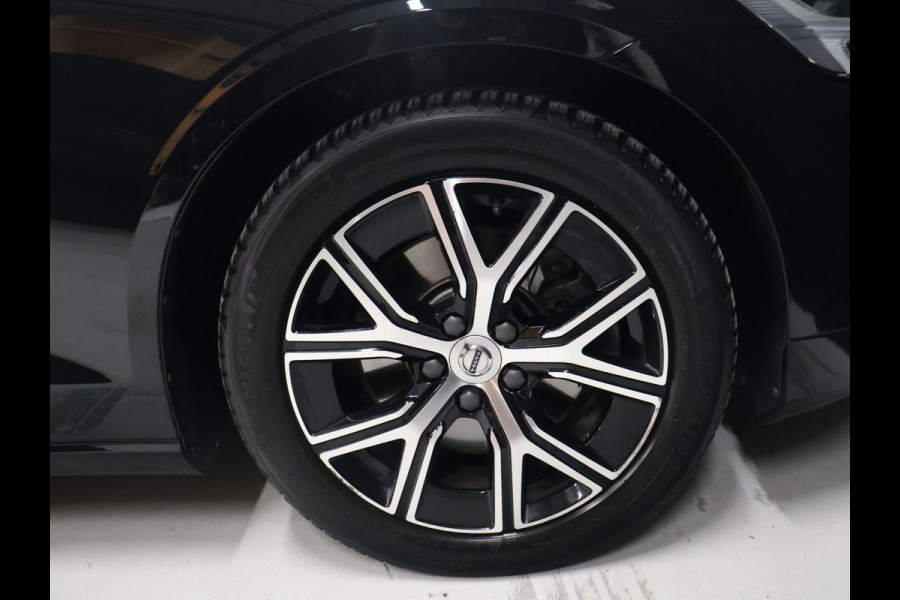 Volvo V60 2.0 B4 Core [APPLE CARPLAY, ANDROID, ADAPTIVE CRUISE, ELEKTRISCHE STOELEN, TREKHAAK, DRAADLOOS OPLADEN, ELEKTRISCHE ACHTERKLEP, LED, BLUETOOTH, NAVIAGTIE, NIEUWSTAAT]