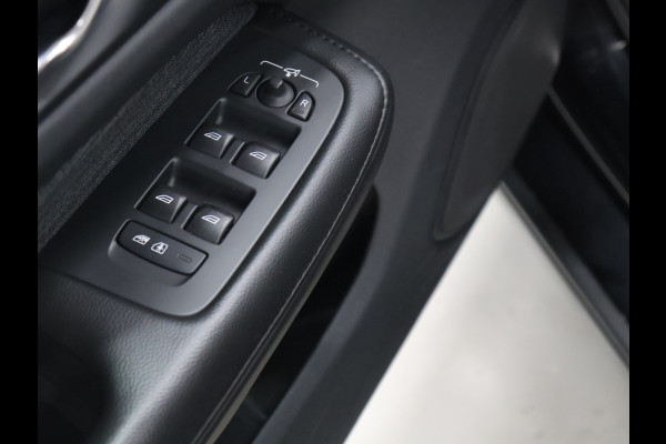 Volvo V60 2.0 B4 Core [APPLE CARPLAY, ANDROID, ADAPTIVE CRUISE, ELEKTRISCHE STOELEN, TREKHAAK, DRAADLOOS OPLADEN, ELEKTRISCHE ACHTERKLEP, LED, BLUETOOTH, NAVIAGTIE, NIEUWSTAAT]