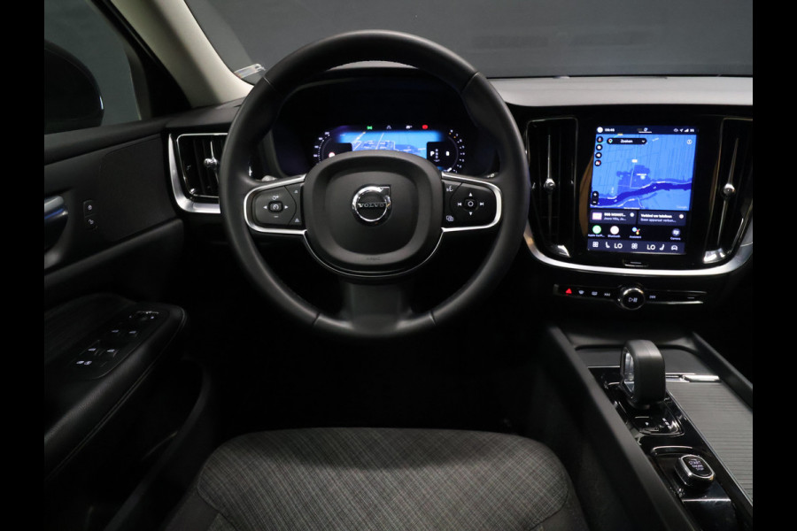 Volvo V60 2.0 B4 Core [APPLE CARPLAY, ANDROID, ADAPTIVE CRUISE, ELEKTRISCHE STOELEN, TREKHAAK, DRAADLOOS OPLADEN, ELEKTRISCHE ACHTERKLEP, LED, BLUETOOTH, NAVIAGTIE, NIEUWSTAAT]