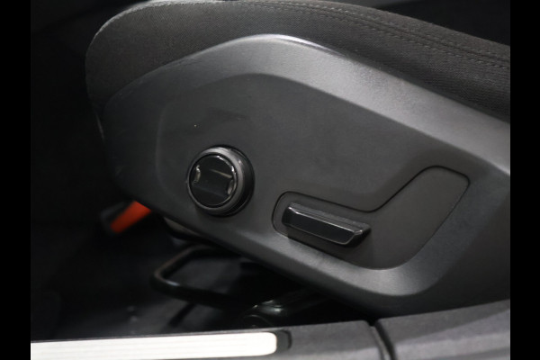 Volvo V60 2.0 B4 Core [APPLE CARPLAY, ANDROID, ADAPTIVE CRUISE, ELEKTRISCHE STOELEN, TREKHAAK, DRAADLOOS OPLADEN, ELEKTRISCHE ACHTERKLEP, LED, BLUETOOTH, NAVIAGTIE, NIEUWSTAAT]