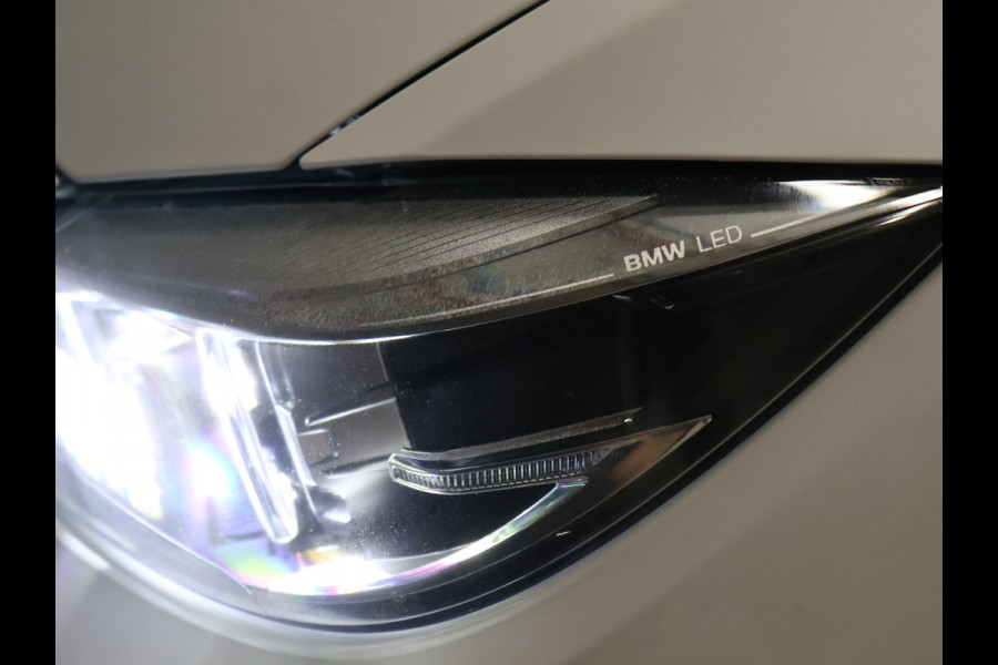 BMW 4 Serie Gran Coupé 418i High Executive [GROOT NAVIGATIE, STOELVERWARMING, VOL LEDER, CRUISE CONTROL, LED, BLUETOOOTH, DIGITAL DASH, ELEKTRISCHE ACHTERKLEP, NIEUWSTAAT]