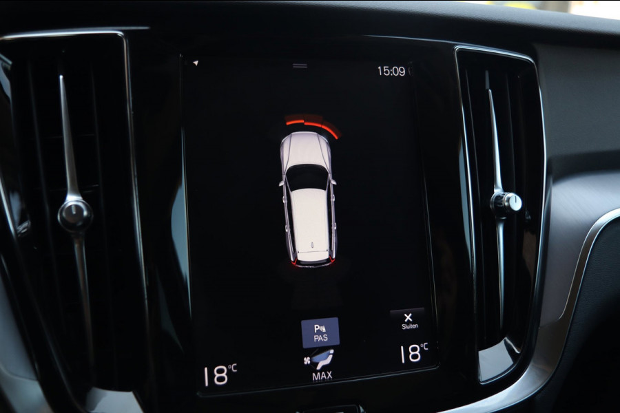 Volvo V60 2.0 D3 Momentum / NAP / CRUISE / CARPLAY / PDC VOOR + ACHTER