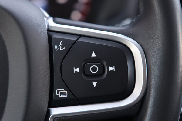 Volvo V60 2.0 D3 Momentum / NAP / CRUISE / CARPLAY / PDC VOOR + ACHTER