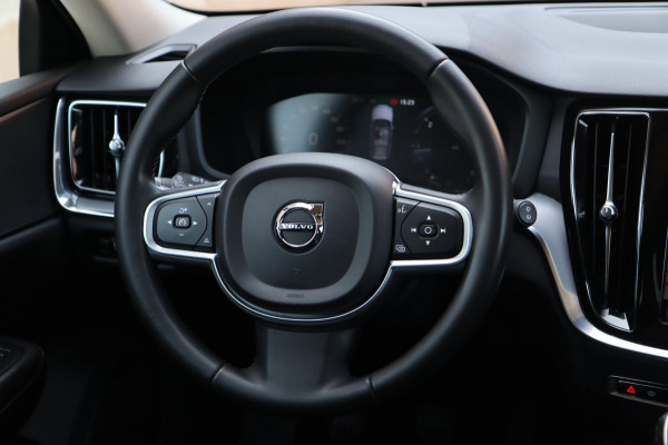 Volvo V60 2.0 D3 Momentum / NAP / CRUISE / CARPLAY / PDC VOOR + ACHTER