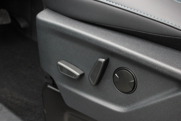 Ford E-Transit Cust. 320 L2H1 Sport 71 kWh DC DUBBEL CABINE / JB-EDITON / CAMERA / 370KM RANGE / APPLE CARPLAY DRIVERS-PACK /FULL