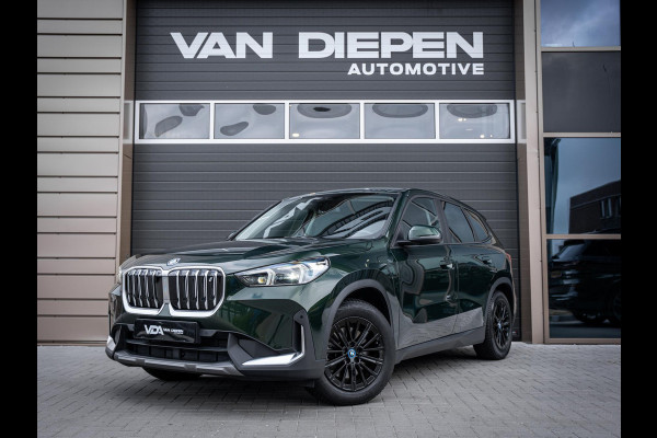 BMW iX1 xDrive30 67 kWh - Camera l Trekhaak l Keyless l Carplay