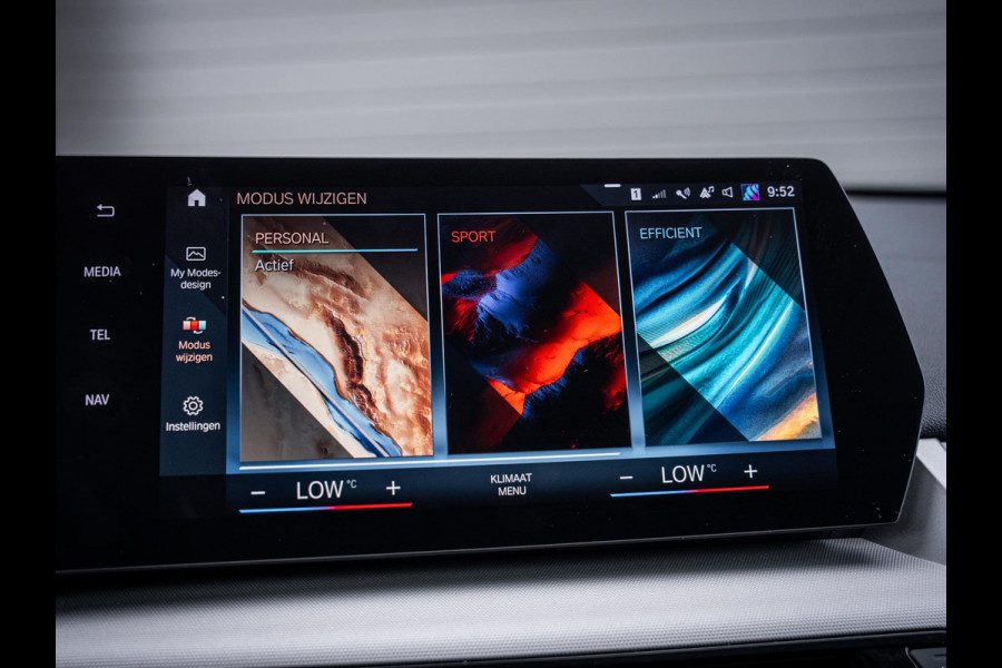 BMW iX1 xDrive30 67 kWh - Camera l Trekhaak l Keyless l Carplay