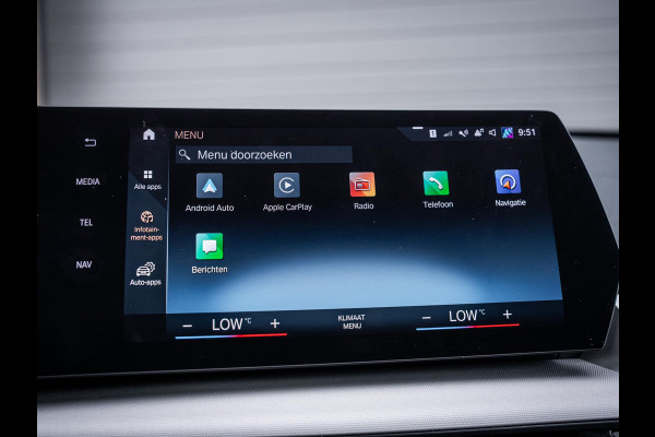 BMW iX1 xDrive30 67 kWh - Camera l Trekhaak l Keyless l Carplay